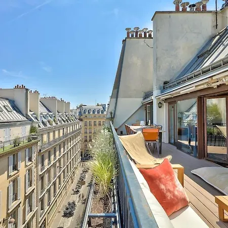 Terrace Au Centre De *